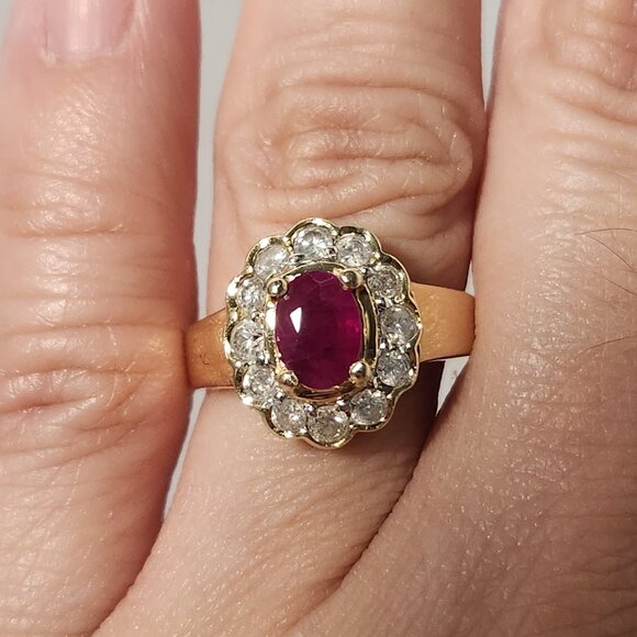 VTG 5.10g 14K Gold Natural Genuine Ruby & Diamond Cluster Halo Ring Size 6/7 - Picture 4 of 15